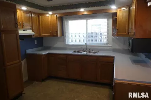 3330 Enos Ave, Springfield, IL 62702 photo 7