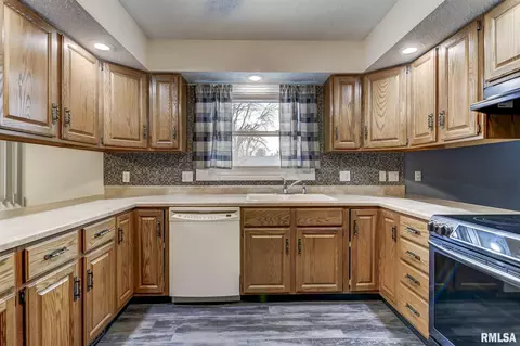 213 Norwalk Rd, Springfield, IL 62704 photo 5