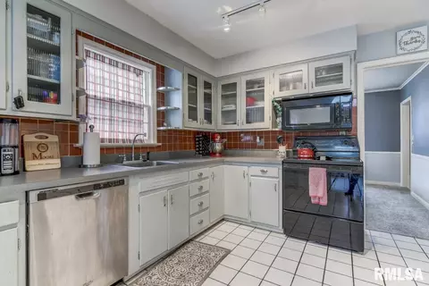 2324 S State St, Springfield, IL 62704 photo 6