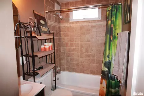 1705 N 21st St, Springfield, IL 62702 photo 5
