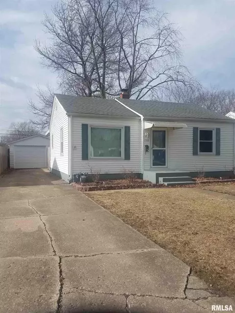 1705 N 21st St, Springfield, IL 62702 photo 1