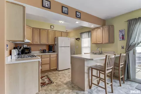 2605 Somerton Rd, Springfield, IL 62702 photo 7