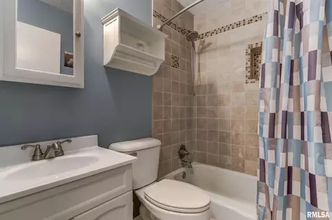 2605 Somerton Rd, Springfield, IL 62702 photo 10