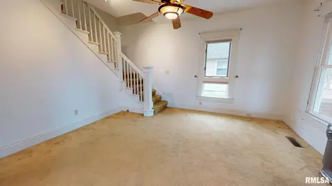 228 N Douglas Ave, Springfield, IL 62702 photo 4