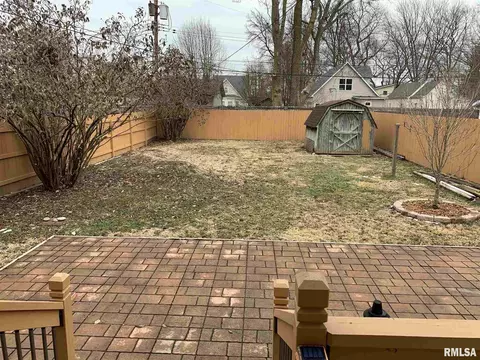 228 N Douglas Ave, Springfield, IL 62702 photo 15