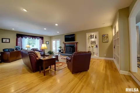 3209 Falcon Point Dr, Springfield, IL 62711 photo 7