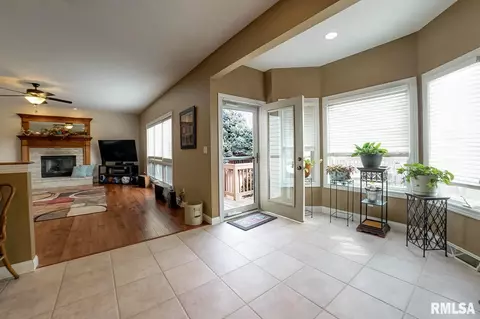 332 Keystone Dr, Chatham, IL 62629 photo 10