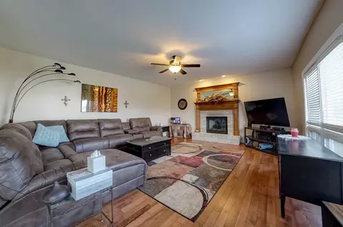 332 Keystone Dr, Chatham, IL 62629 photo 12