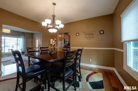 332 Keystone Dr, Chatham, IL 62629 photo 9