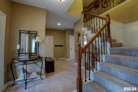 332 Keystone Dr, Chatham, IL 62629 photo 4