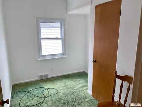 2056 Marland St, Springfield, IL 62702 photo 7