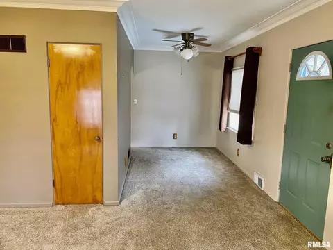 2056 Marland St, Springfield, IL 62702 photo 3