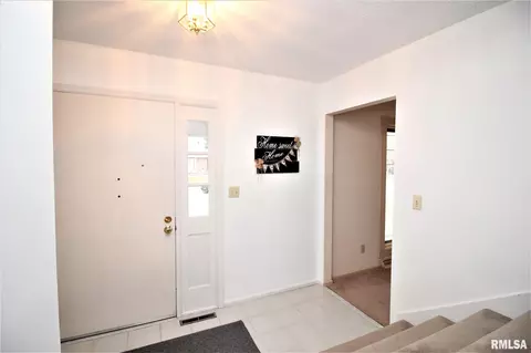 3117 Kemper Dr, Springfield, IL 62704 photo 2