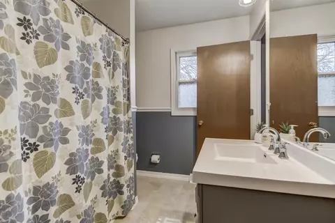 623 E Main St, Rochester, IL 62563 photo 22