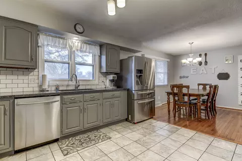 623 E Main St, Rochester, IL 62563 photo 12