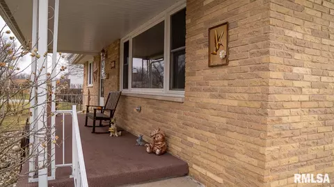 2432 Tamaroa Trl, Springfield, IL 62702 photo 4