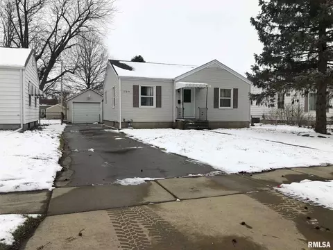 1704 N 21st St, Springfield, IL 62704 photo 1