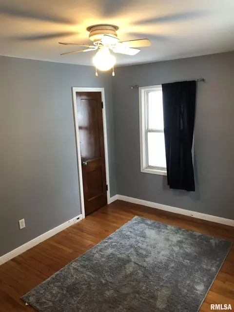 1704 N 21st St, Springfield, IL 62704 photo 4