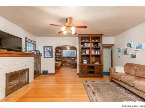 413 W Edwards St, Springfield, IL 62704 photo 6