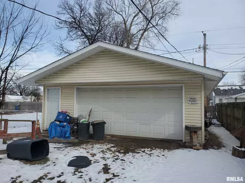 1044 N Osburn Ave, Springfield, IL 62702 photo 2
