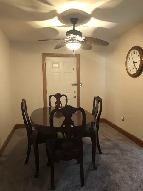 2404 S 8th St, Springfield, IL 62703 photo 7