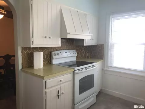 2404 S 8th St, Springfield, IL 62703 photo 10