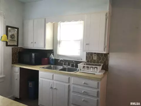 2404 S 8th St, Springfield, IL 62703 photo 11