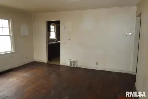 2215 S 12th St, Springfield, IL 62703 photo 3
