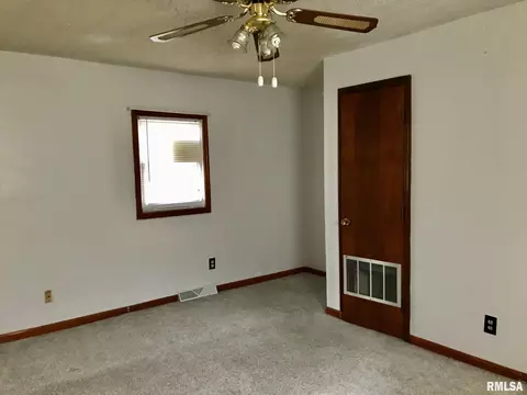 2847 S 12th St, Springfield, IL 62703 photo 4
