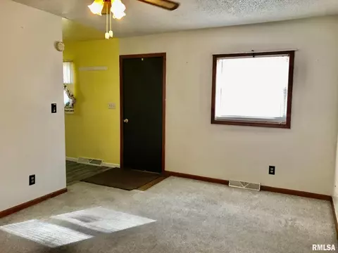 2847 S 12th St, Springfield, IL 62703 photo 5