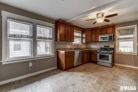 1505 S State St, Springfield, IL 62704 photo 6