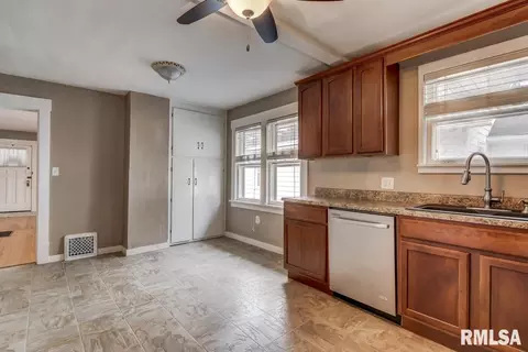 1505 S State St, Springfield, IL 62704 photo 7