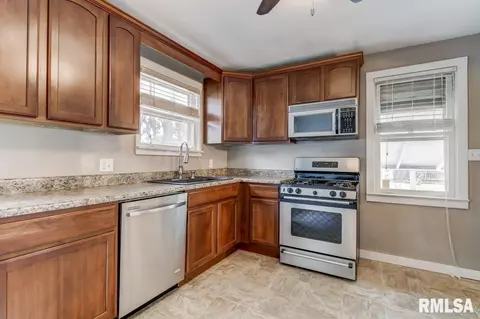 1505 S State St, Springfield, IL 62704 photo 8