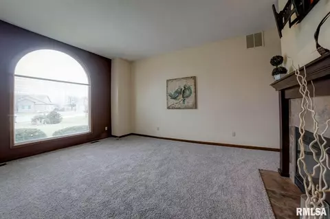 109 Forest Park, Chatham, IL 62629 photo 10