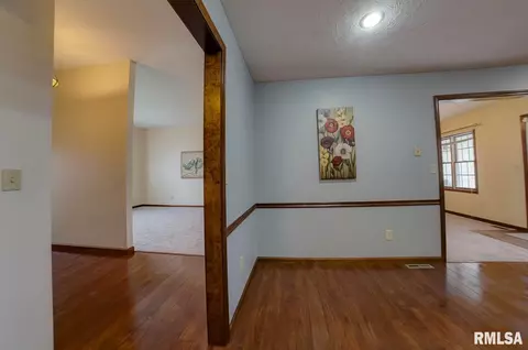 109 Forest Park, Chatham, IL 62629 photo 9