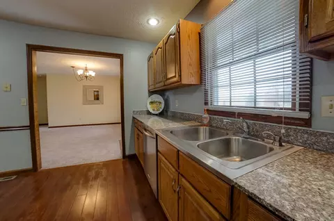 109 Forest Park, Chatham, IL 62629 photo 7