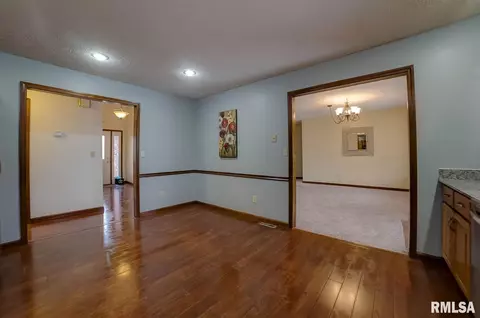 109 Forest Park, Chatham, IL 62629 photo 8