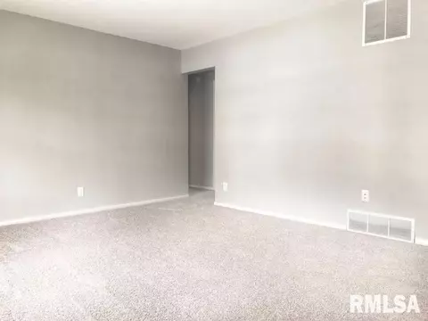 2516 S Whittier Ave, Springfield, IL 62704 photo 5