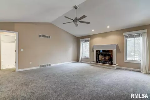 2012 Burgess Dr, Springfield, IL 62711 photo 10