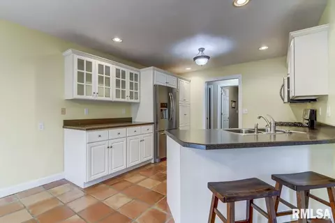 2012 Burgess Dr, Springfield, IL 62711 photo 12