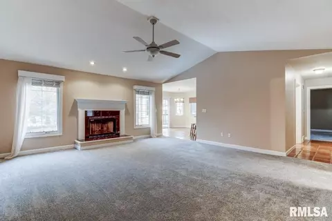 2012 Burgess Dr, Springfield, IL 62711 photo 5