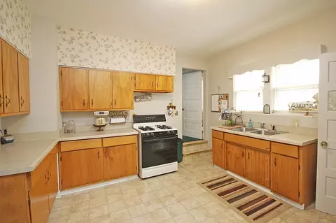 1406 N 3rd St, Springfield, IL 62702 photo 10