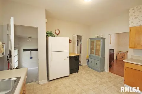 1406 N 3rd St, Springfield, IL 62702 photo 8