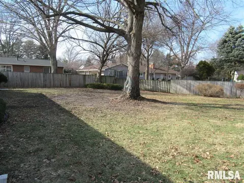 143 Oakmont Dr, Springfield, IL 62704 photo 3