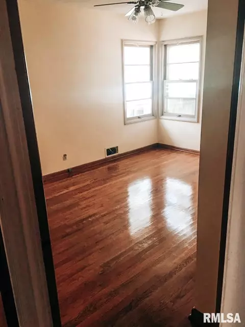 3149 S 1st St, Springfield, IL 62703 photo 4