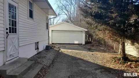 3149 S 1st St, Springfield, IL 62703 photo 8