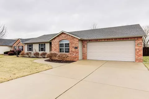 525 Willows Ave, Chatham, IL 62629 photo 1