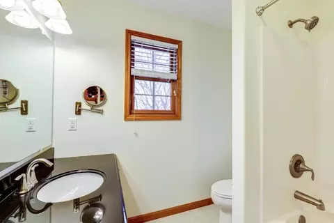 525 Willows Ave, Chatham, IL 62629 photo 18