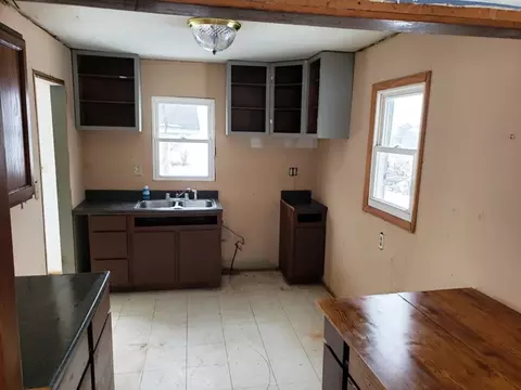 907 N Ellison St, Abingdon, IL 61410 photo 4