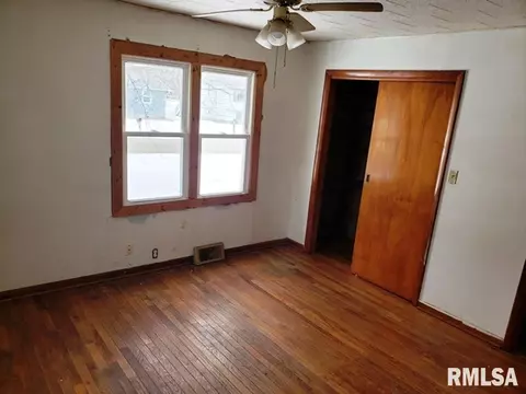 907 N Ellison St, Abingdon, IL 61410 photo 7